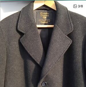 HOLT RENFREW 💯% Wool Overcoat